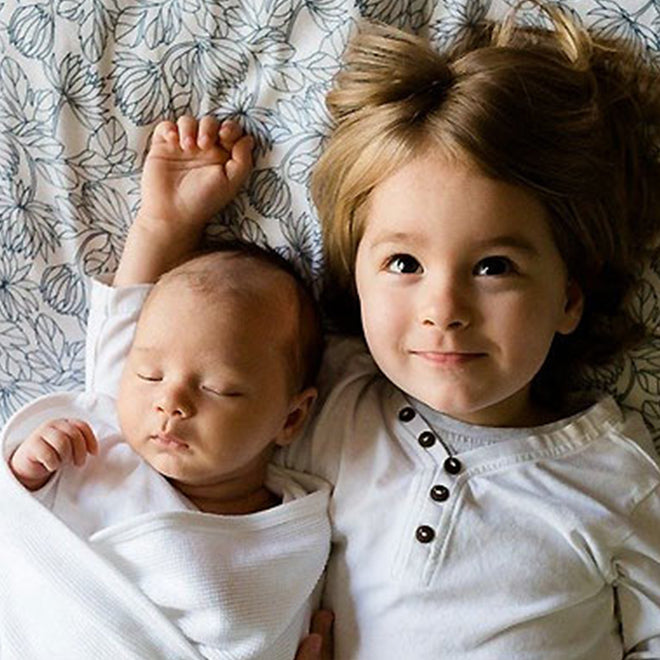 6 Tips to Help Your Toddler Adjust to a New Sibling