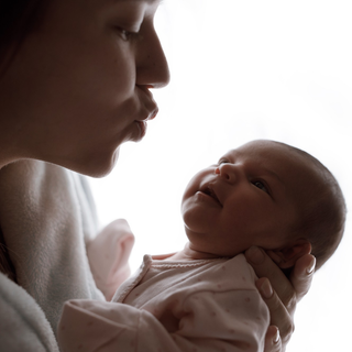 Why Postpartum Recovery Doesn’t End at 6 Weeks: The Myth of the "Magic Number"