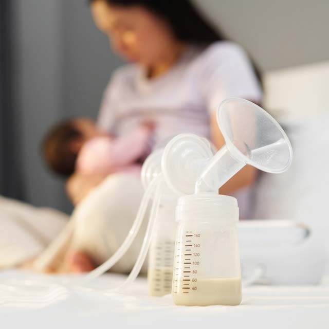 Breastfeeding and Pumping: Tips & Strategies for Successfully Combining Techniques