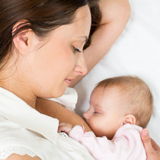 Helpful Tips on Managing Cluster Feeding in Babies