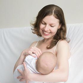 Helpful Feeding tips for New Moms